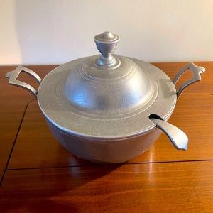 Vintage Wilton Armetale Soup Tureen
